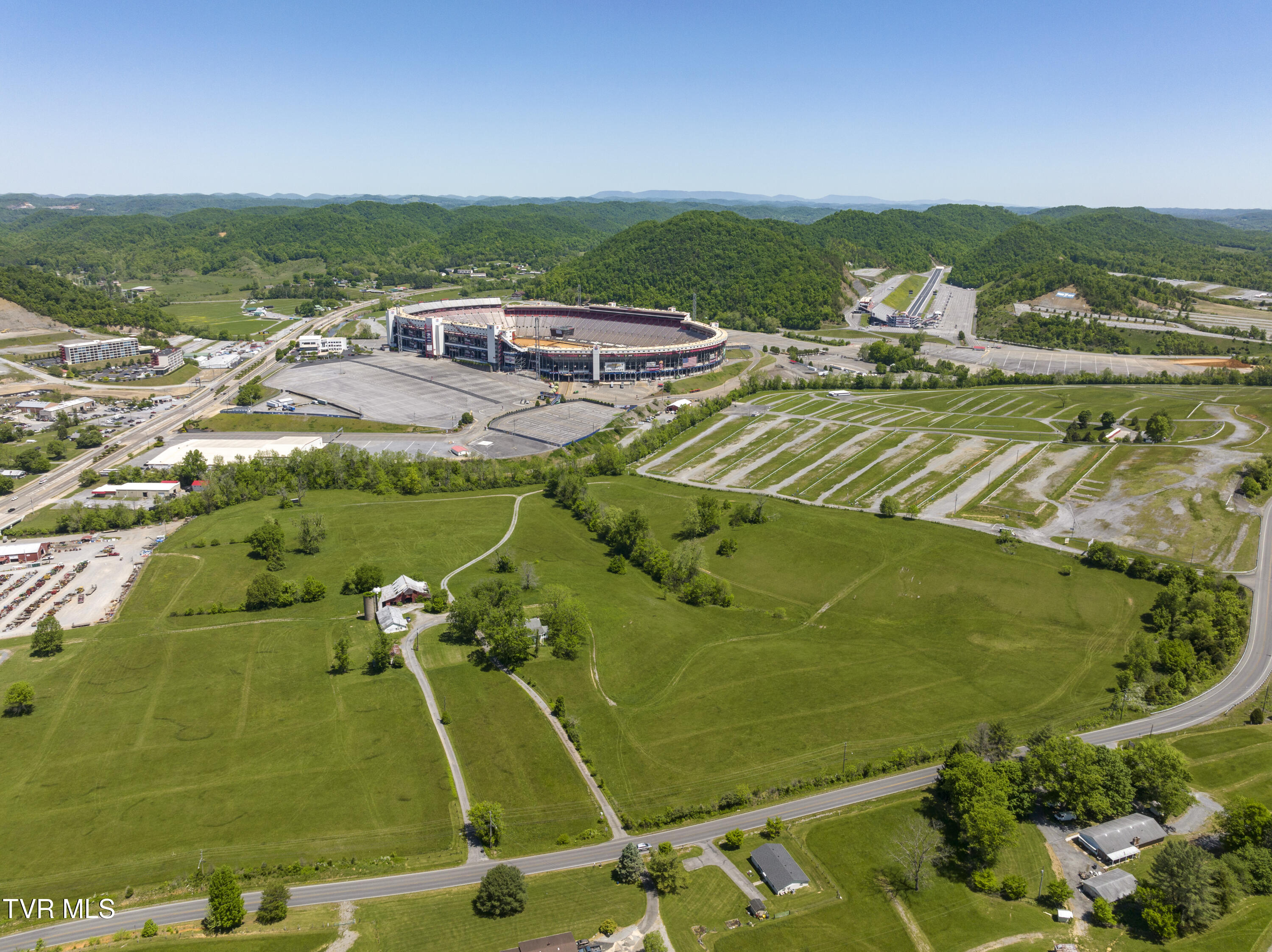 191 White Top Road Bluff City, TN 37618 - Photo 38 of 44 Redbarn--33