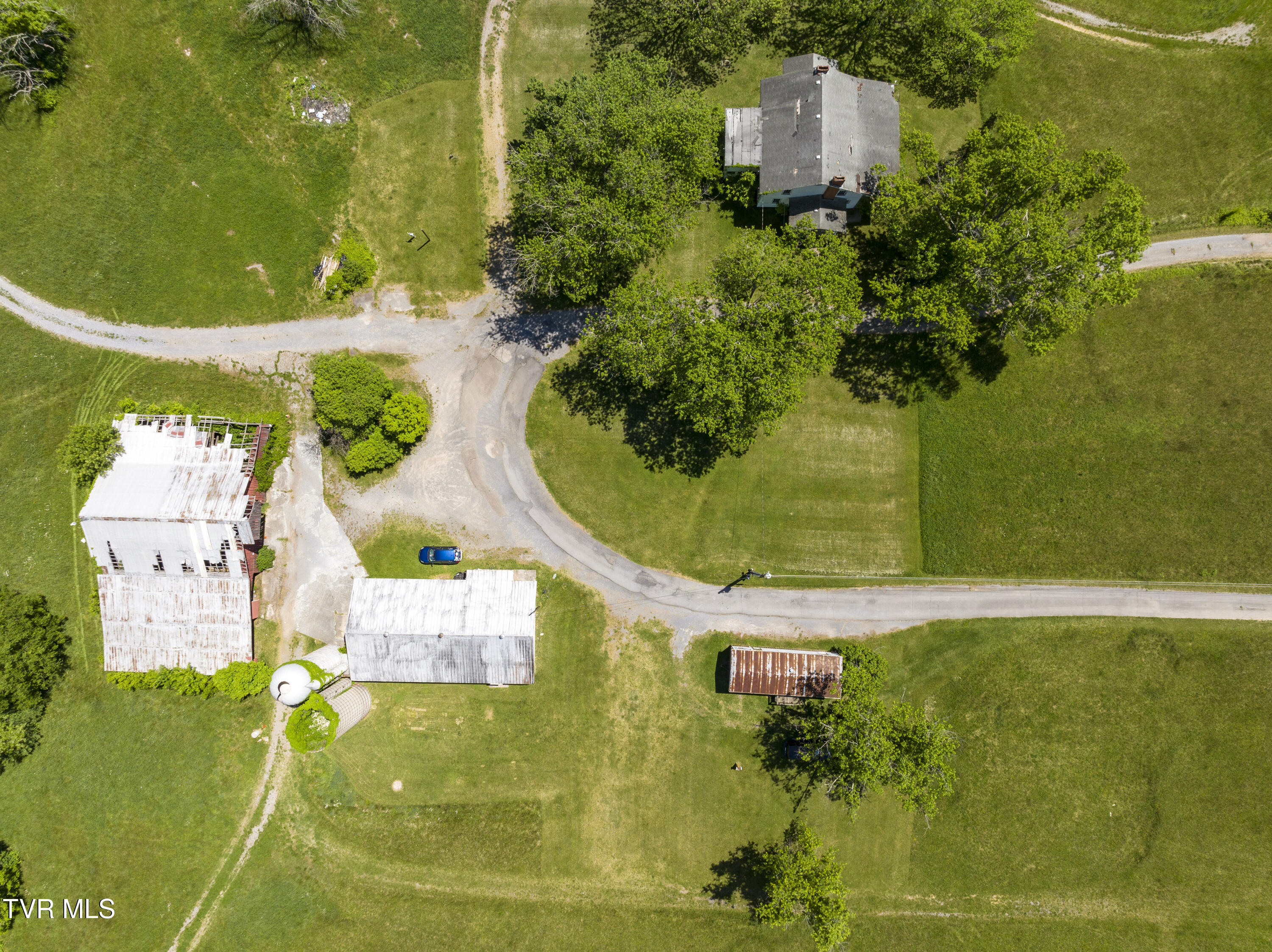 191 White Top Road Bluff City, TN 37618 - Photo 44 of 44 Redbarn--39