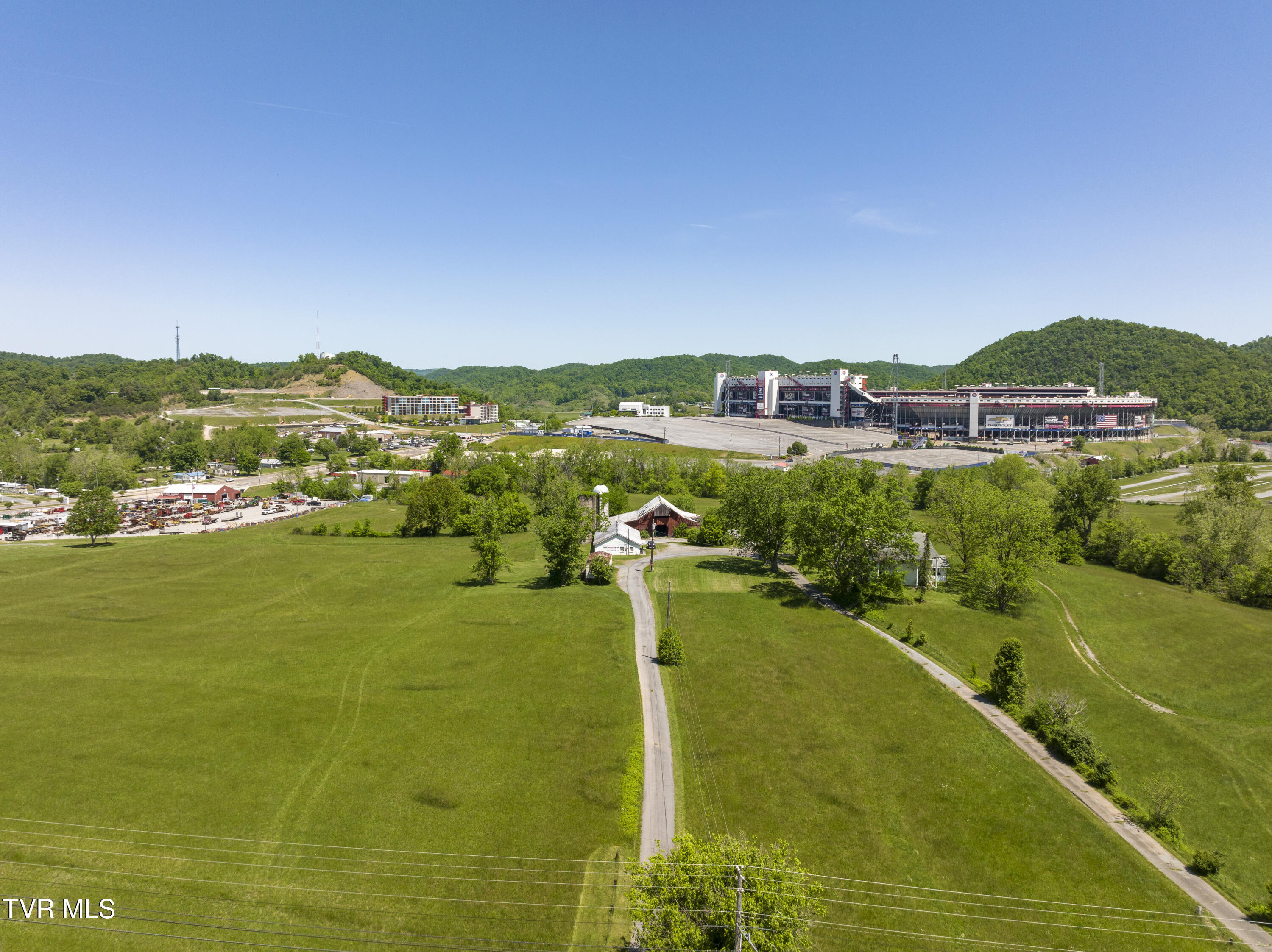 191 White Top Road Bluff City, TN 37618 - Photo 9 of 44 Redbarn--4