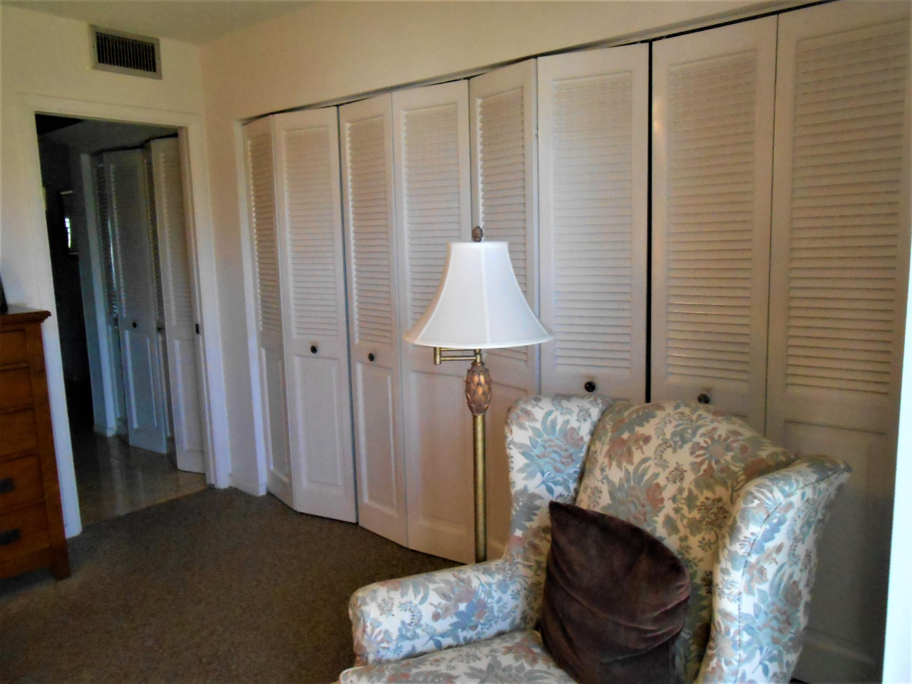 250 Suffolk F Boca Raton, FL 33434 - Photo 12 of 14 DSCN1067