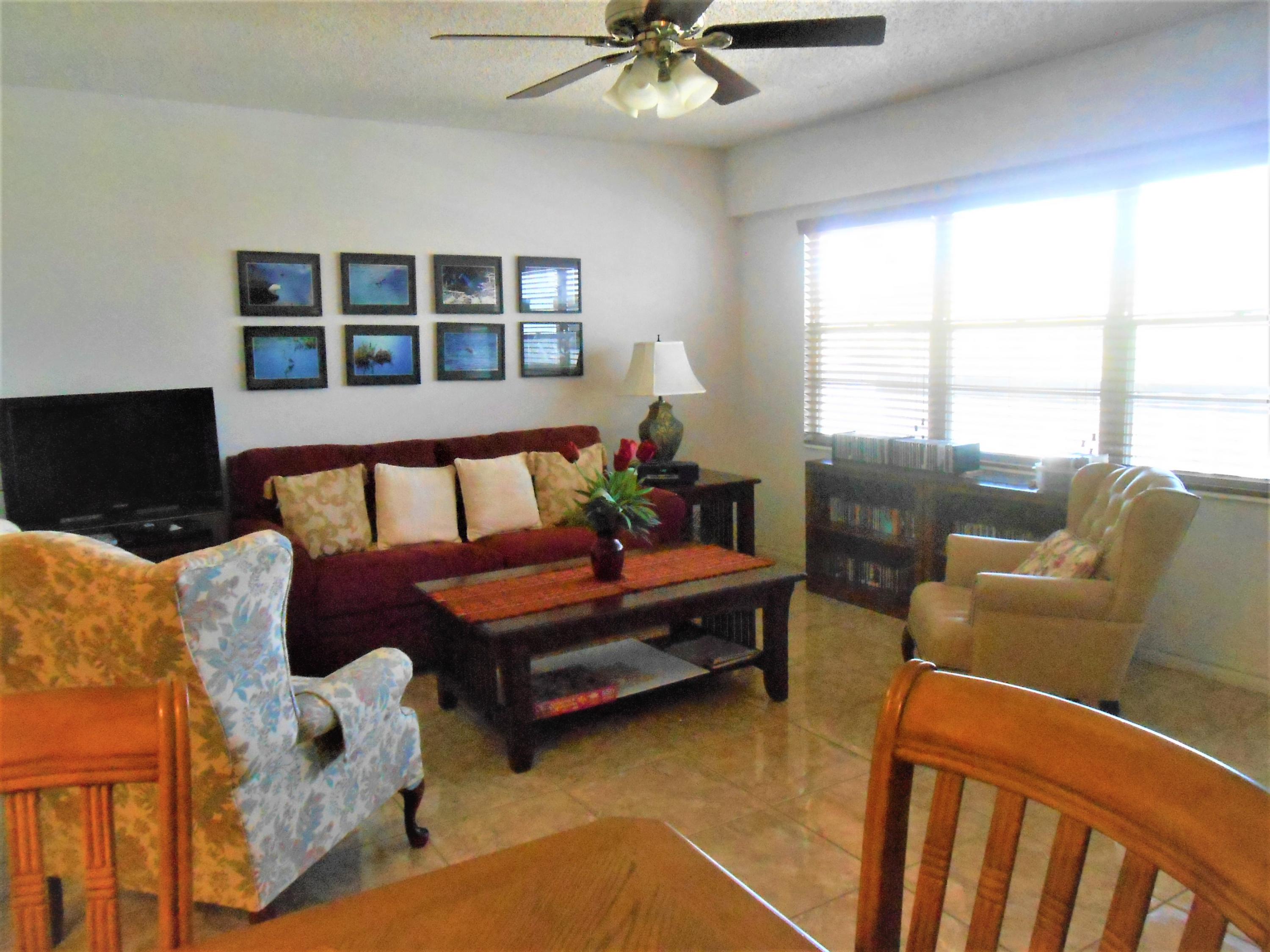 250 Suffolk F Boca Raton, FL 33434 - Photo 4 of 14 DSCN1079