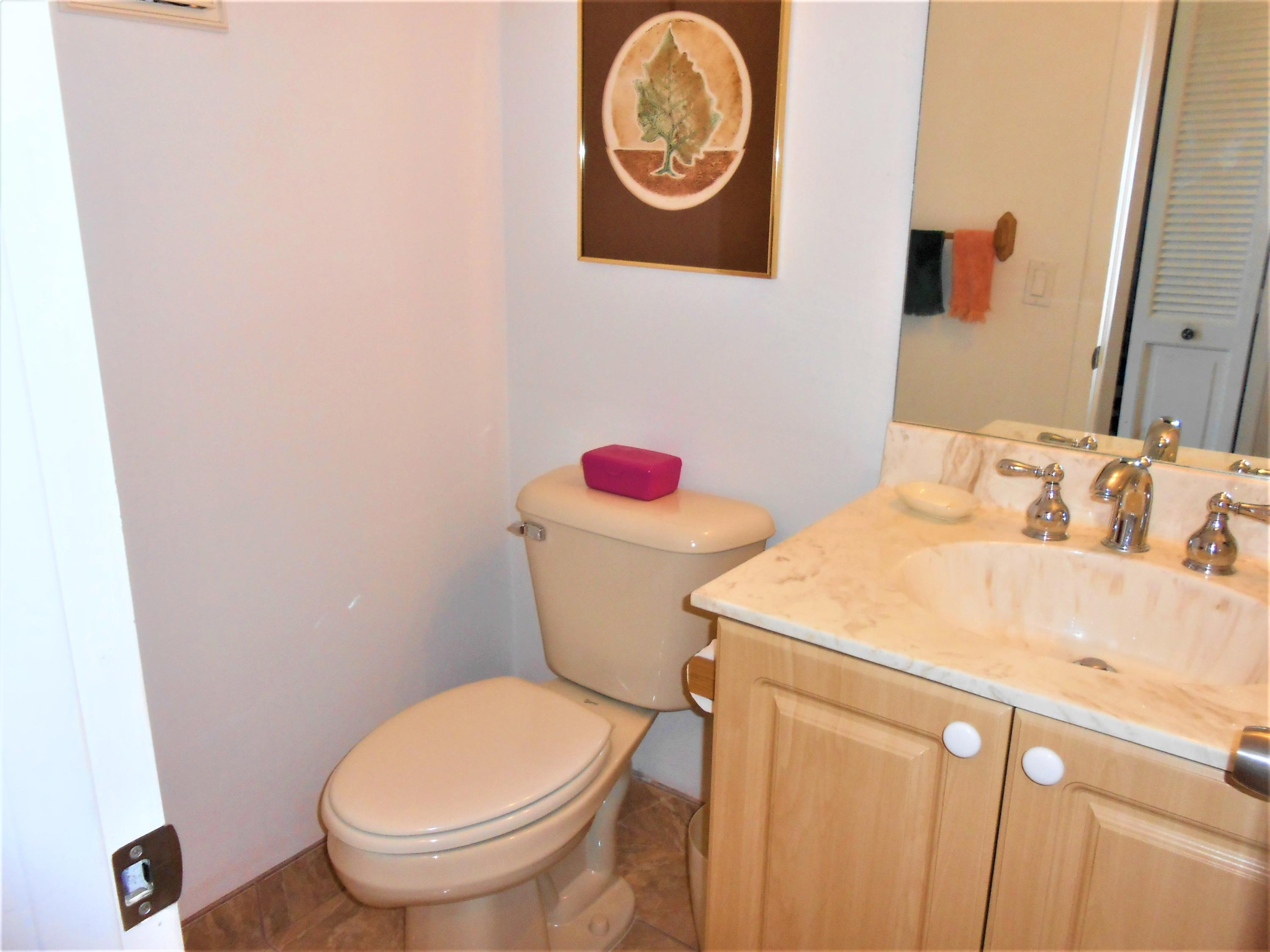 250 Suffolk F Boca Raton, FL 33434 - Photo 7 of 14 DSCN1070