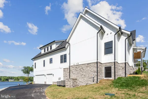 $1,399,000 | 25 Rock Island Ridge Lake, Mineral, VA 23117