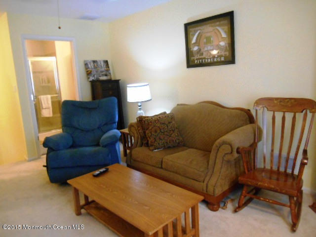 87 Maypink Lane Howell, NJ 07731 - Photo 17 of 25 87 Maypink loft to full bath
