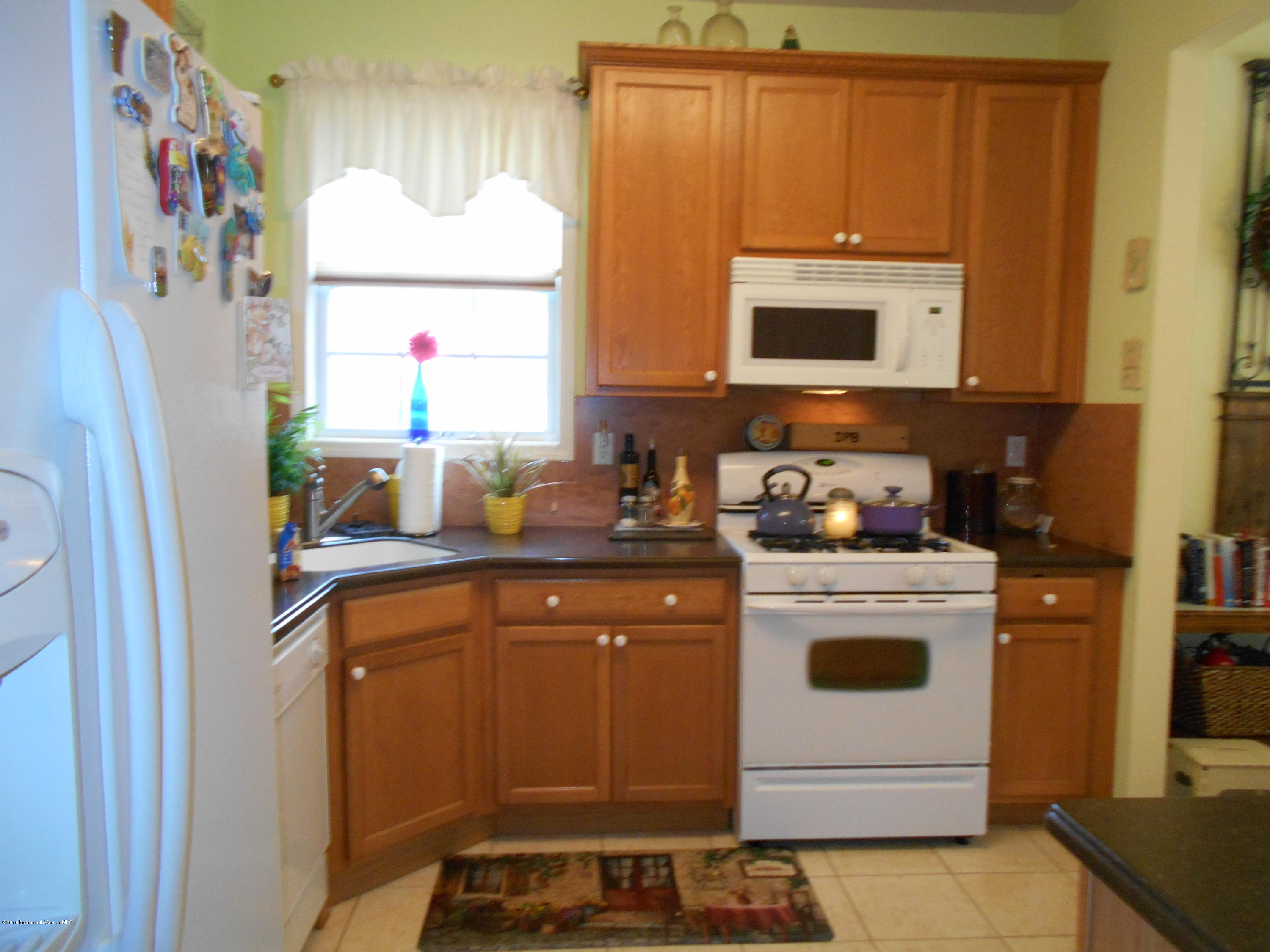 87 Maypink Lane Howell, NJ 07731 - Photo 4 of 25 DSCN5474