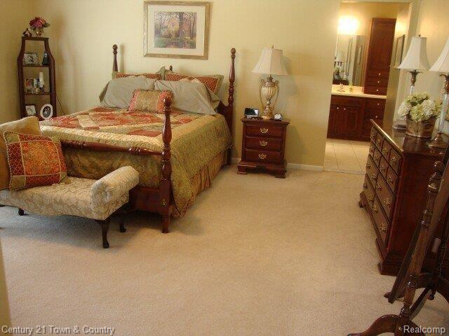 4169 Barnes Court Rochester, MI 48306 - Photo 8 of 13 Huge Master Ste