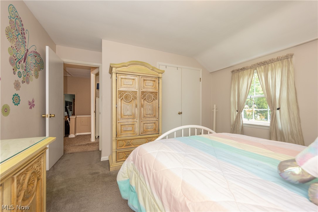 1012 Professor Road Cleveland, OH 44124 - Photo 16 of 24