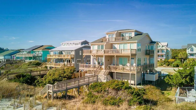 $1,225,000 | 7021 Ocean Drive, Emerald Isle, NC 28594
