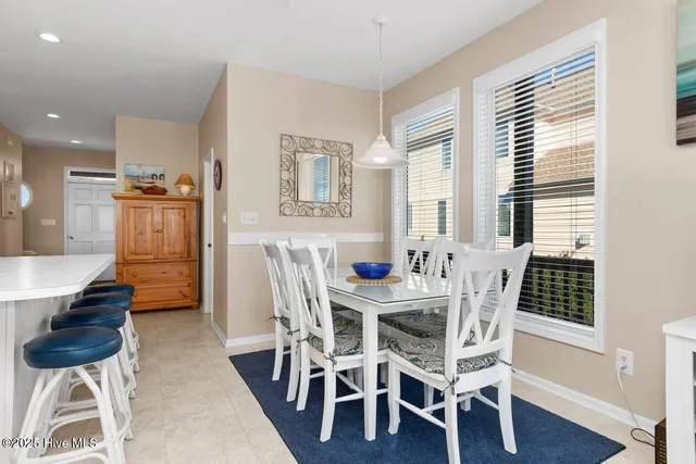 $1,225,000 | 7021 Ocean Drive, Emerald Isle, NC 28594