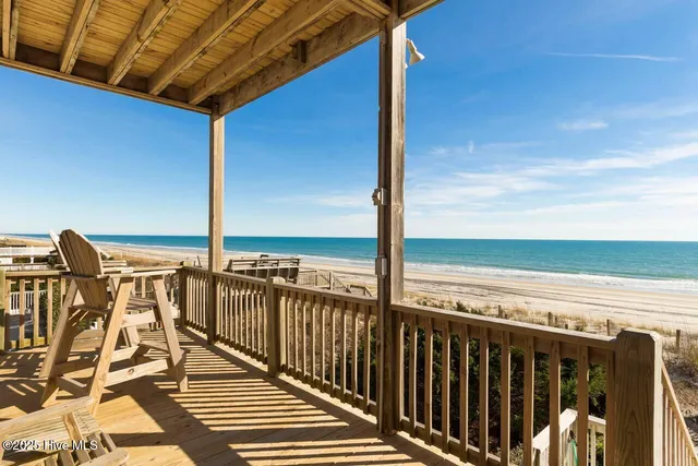 $1,225,000 | 7021 Ocean Drive, Emerald Isle, NC 28594