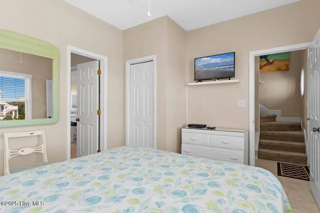 $1,225,000 | 7021 Ocean Drive, Emerald Isle, NC 28594