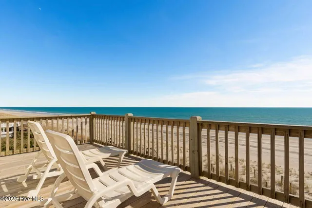 $1,225,000 | 7021 Ocean Drive, Emerald Isle, NC 28594