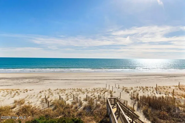 $1,225,000 | 7021 Ocean Drive, Emerald Isle, NC 28594
