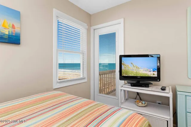 $1,225,000 | 7021 Ocean Drive, Emerald Isle, NC 28594