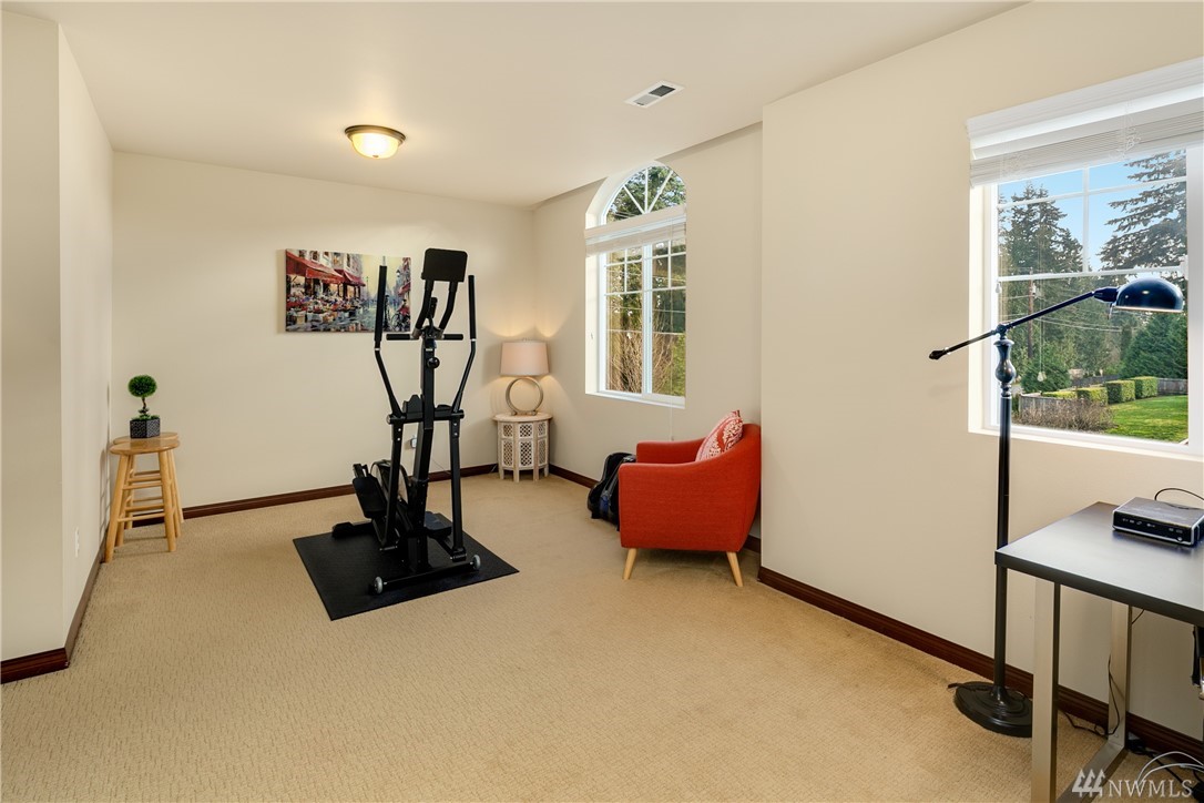 231 161st Place Southeast Bothell, WA 98012 - Photo 12 of 25 Gallery Image 12