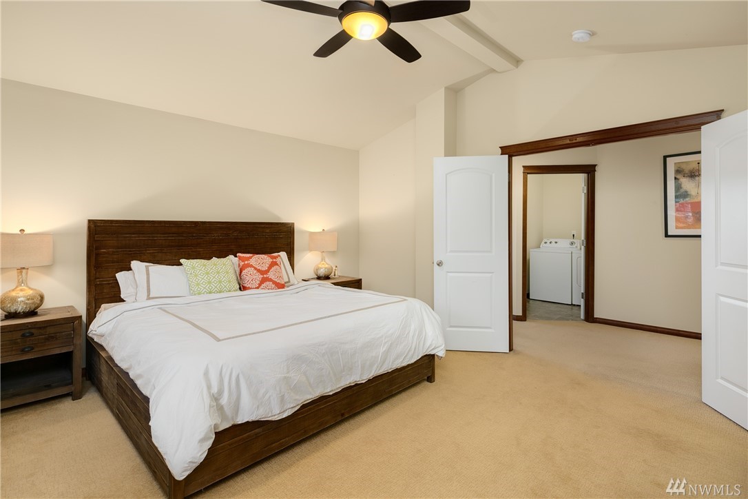 231 161st Place Southeast Bothell, WA 98012 - Photo 4 of 25 Gallery Image 4