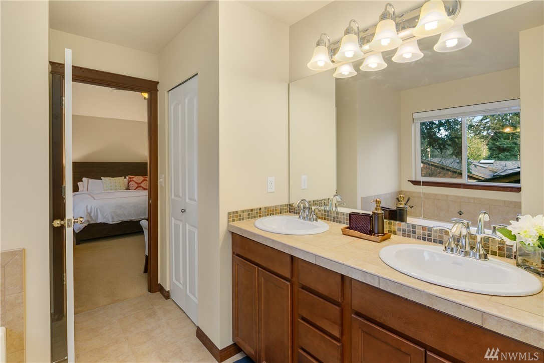 231 161st Place Southeast Bothell, WA 98012 - Photo 7 of 25 Gallery Image 7