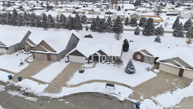 $359,900 | 16205 Ballantyne Trail, Huntertown, IN 46748