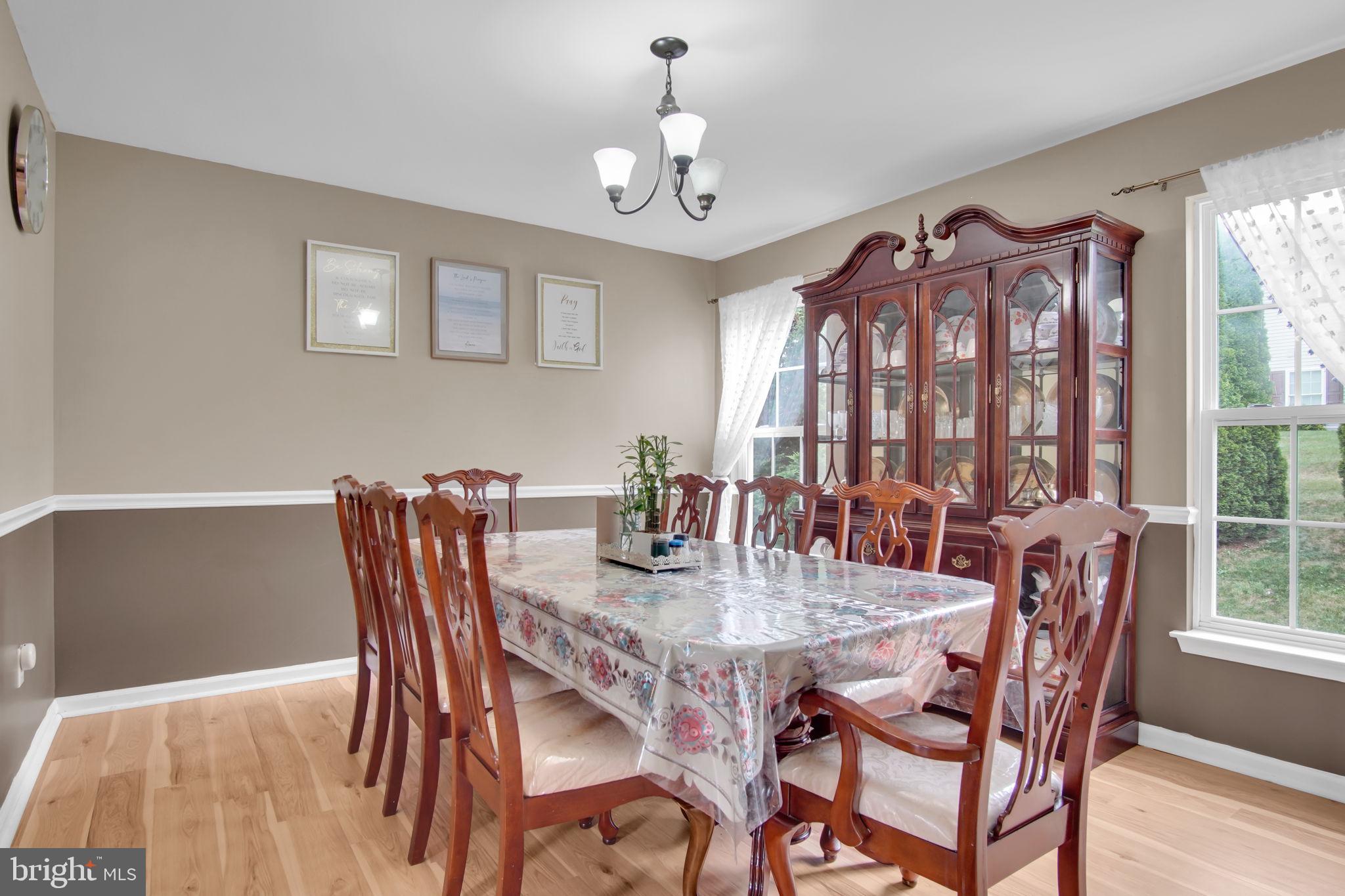7485 Seneca Ridge Drive York, PA 17403 - Photo 11 of 40 Dining Rm