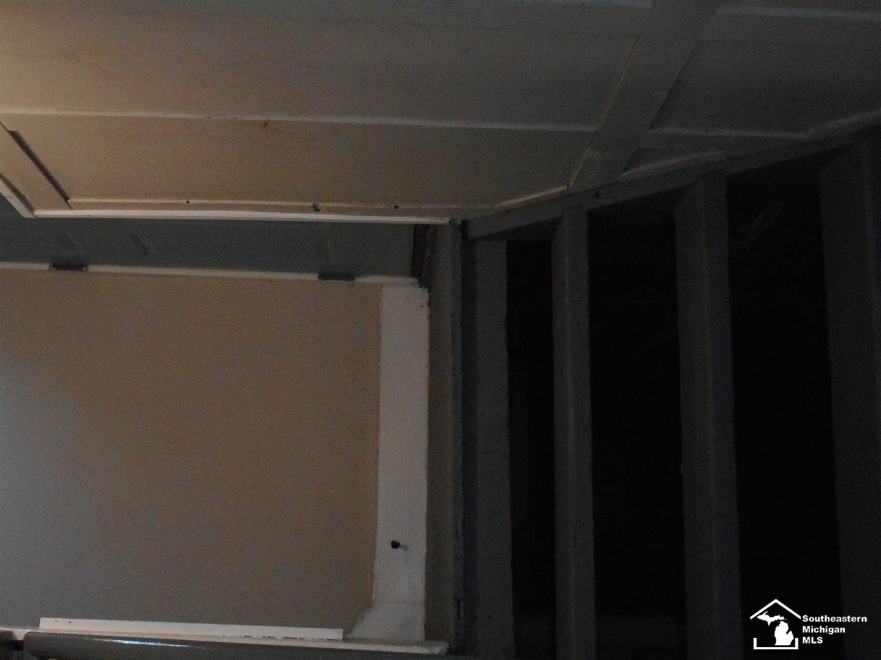 58 Maple Street River Rouge, MI 48218 - Photo 28 of 28 31354320-27.JPG