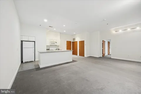 $249,000 | 1001 Chestnut Street, Unit 205W, Philadelphia, PA 19103