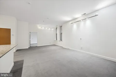 $249,000 | 1001 Chestnut Street, Unit 205W, Philadelphia, PA 19103