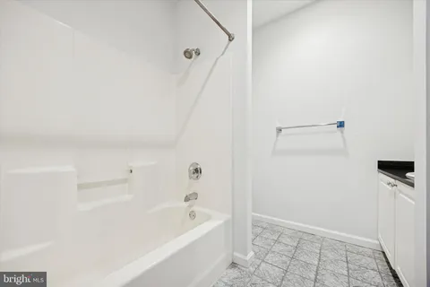 $249,000 | 1001 Chestnut Street, Unit 205W, Philadelphia, PA 19103
