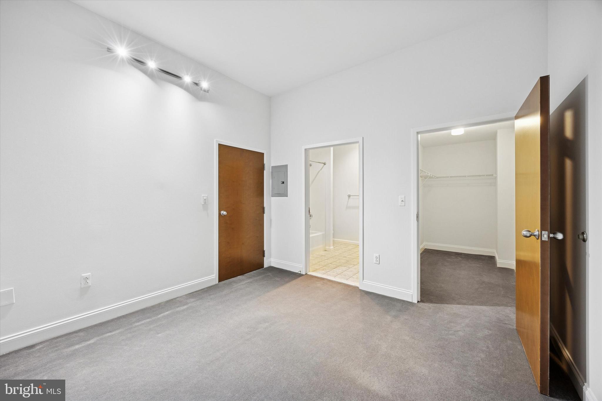 1001 Chestnut Street, Unit 205W Philadelphia, PA 19103 - Photo 22 of 25 a view of an empty room