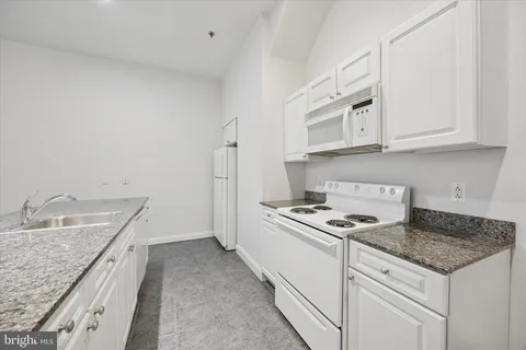 $249,000 | 1001 Chestnut Street, Unit 205W, Philadelphia, PA 19103