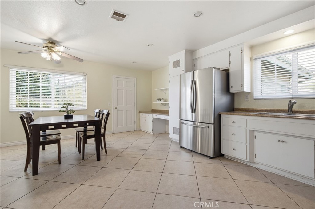 3979 Havenhurst Avenue Riverside, CA 92507 - Photo 8 of 25