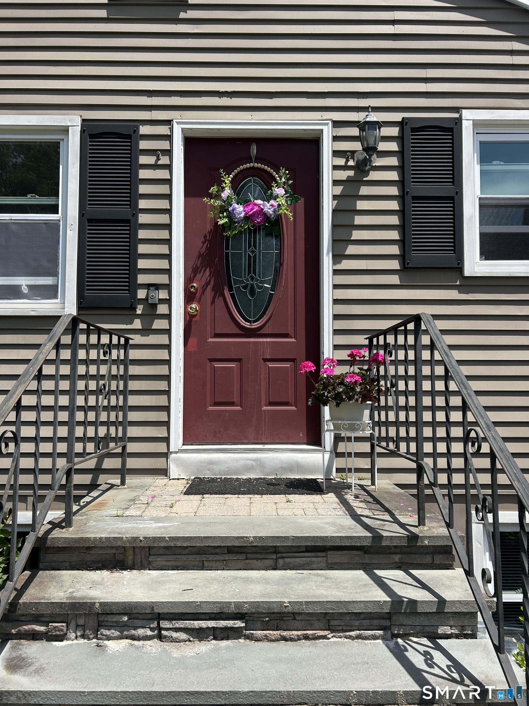 54 Berkshire Road West Hartford, CT 06107 - Photo 2 of 26 This spacious 3 BR/ 2 BA rental is ready for you available to rent by July 1st.