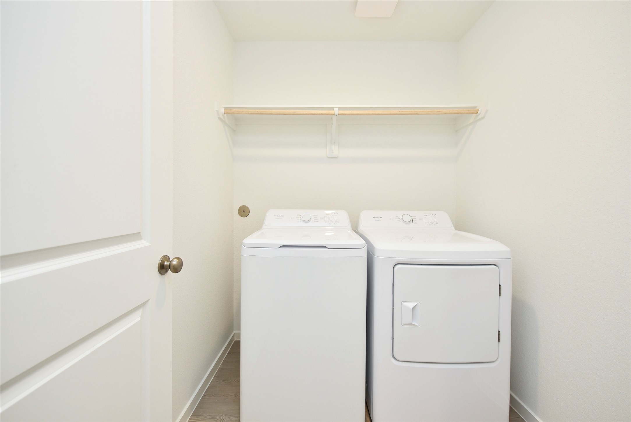 10218 Prairie Dunes Lane Cleveland, TX 77327 - Photo 21 of 32 a utility room with dryer and washer