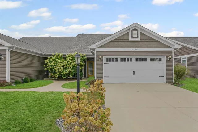 $290,000 | 3019 East Stillwater Landing, Urbana, IL 61802