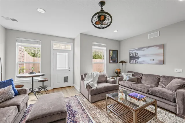 $290,000 | 3019 East Stillwater Landing, Urbana, IL 61802