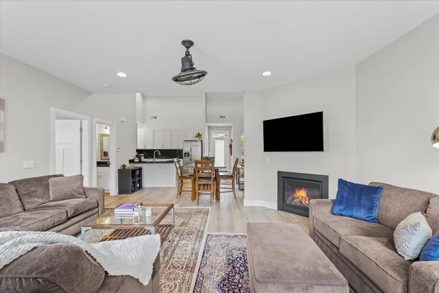 $290,000 | 3019 East Stillwater Landing, Urbana, IL 61802