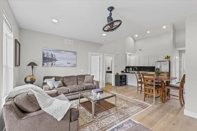 $290,000 | 3019 East Stillwater Landing, Urbana, IL 61802