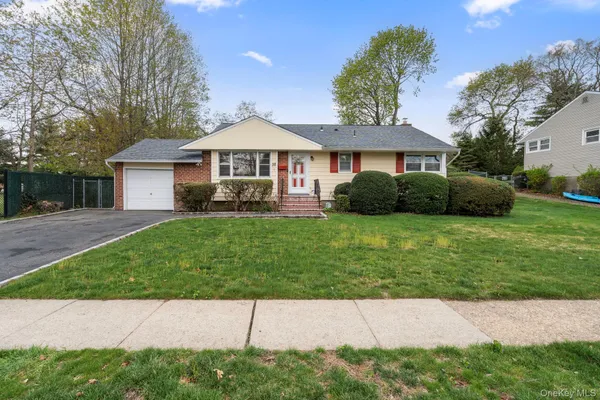 $875,000 | 38 Miller Boulevard, Syosset, NY 11791