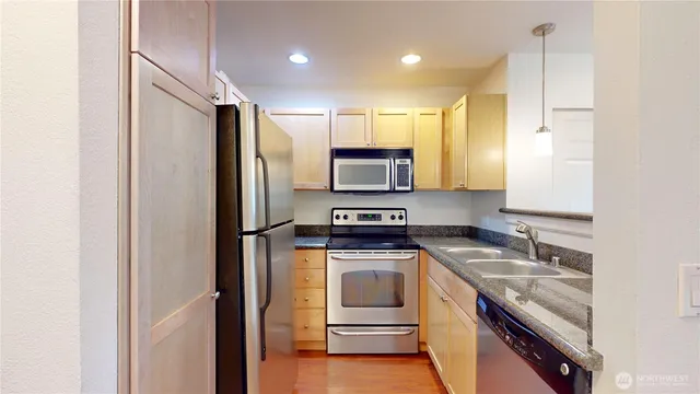 $290,000 | 2613 South 272nd Street, Unit 21, Kent, WA 98032