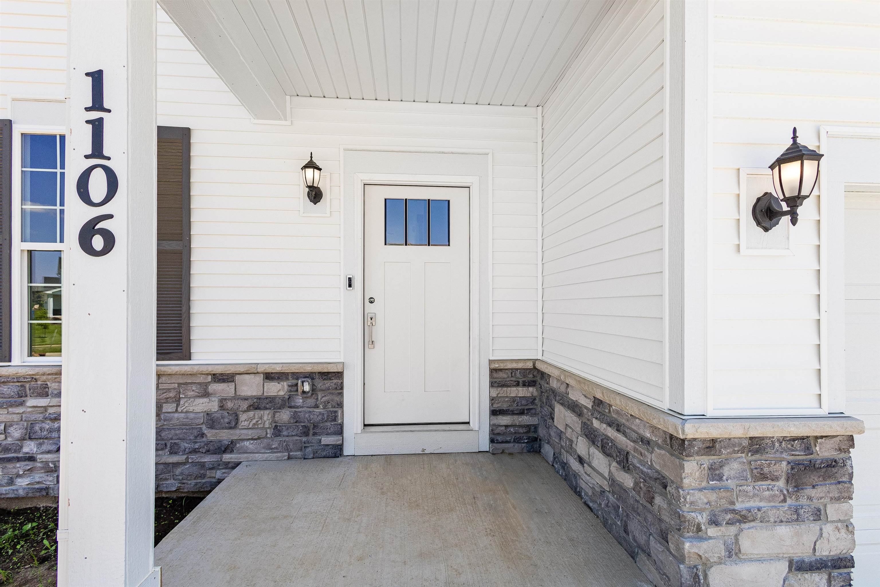 2809 Alpine, Unit 79 Stoughton, WI 53589 - Photo 4 of 28