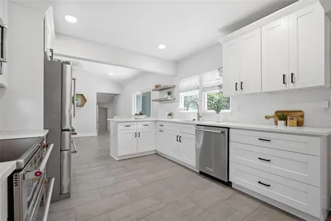 $889,000 | 3105 Jackson Street North, St. Petersburg, FL 33704