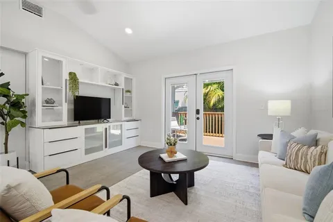 $889,000 | 3105 Jackson Street North, St. Petersburg, FL 33704