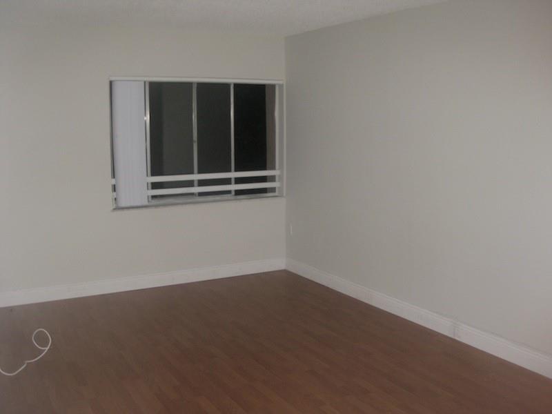 711 North Pine Island Road, Unit 301 Plantation, FL 33324 - Photo 6 of 29