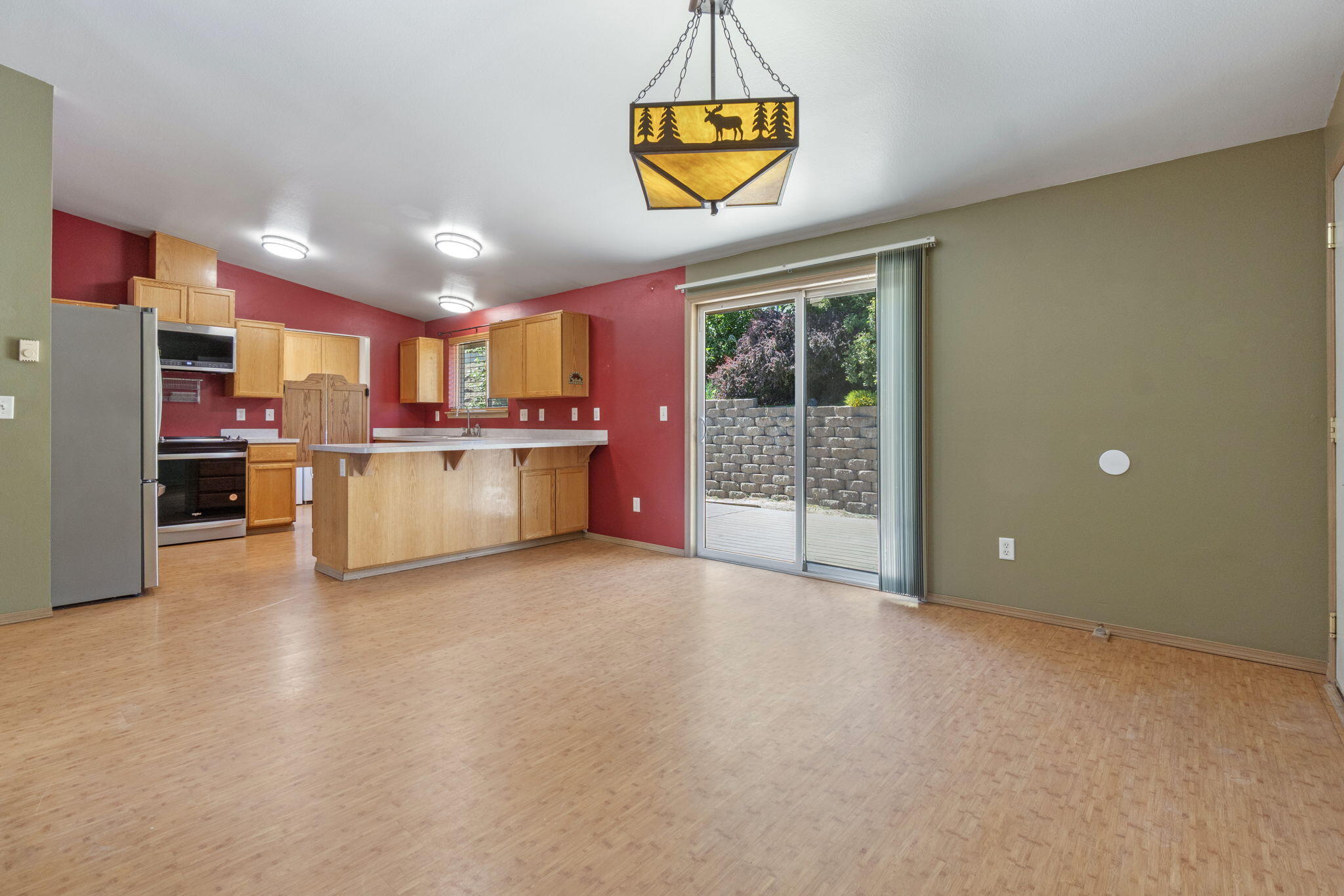 2630 Frontage Road Klamath Falls, OR 97601 - Photo 30 of 72 a view of kitchen and window
