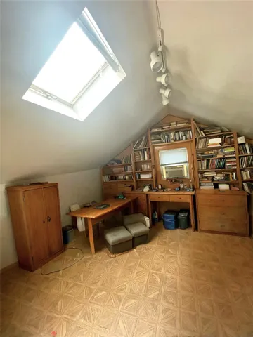 $1,250,000 | 40-05 203rd Street | Auburndale