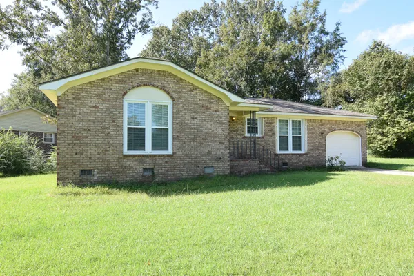 $1,650 | 105 Cornell Drive, Ladson, SC 29456