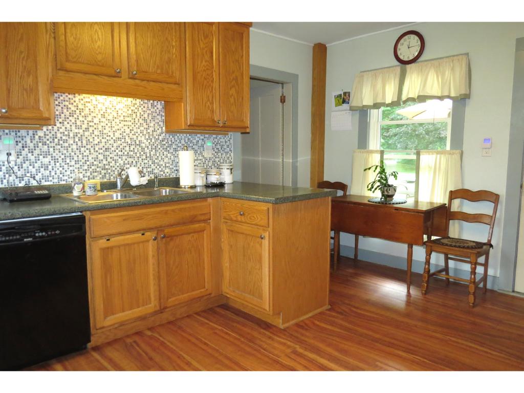 265 River Street Springfield, VT 05156 - Photo 8 of 38