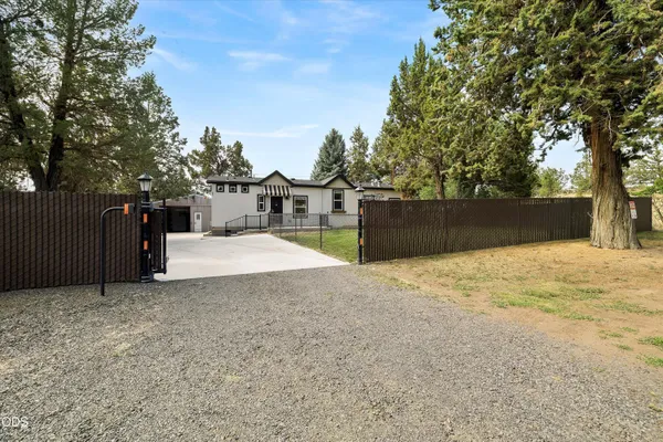$899,000 | 20007 Beaver Lane, Bend, OR 97703