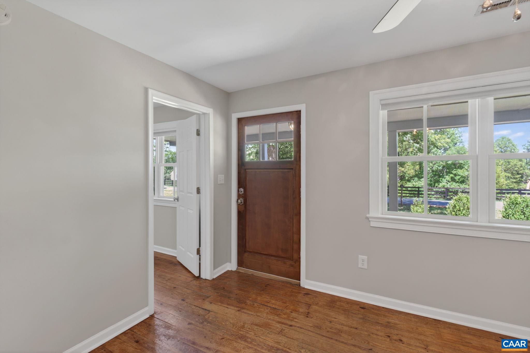 9702 Hatton Ferry Road Scottsville, VA 24590 - Photo 8 of 37
