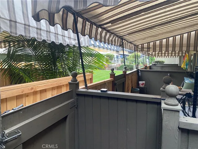 a view of a pathway both side of building