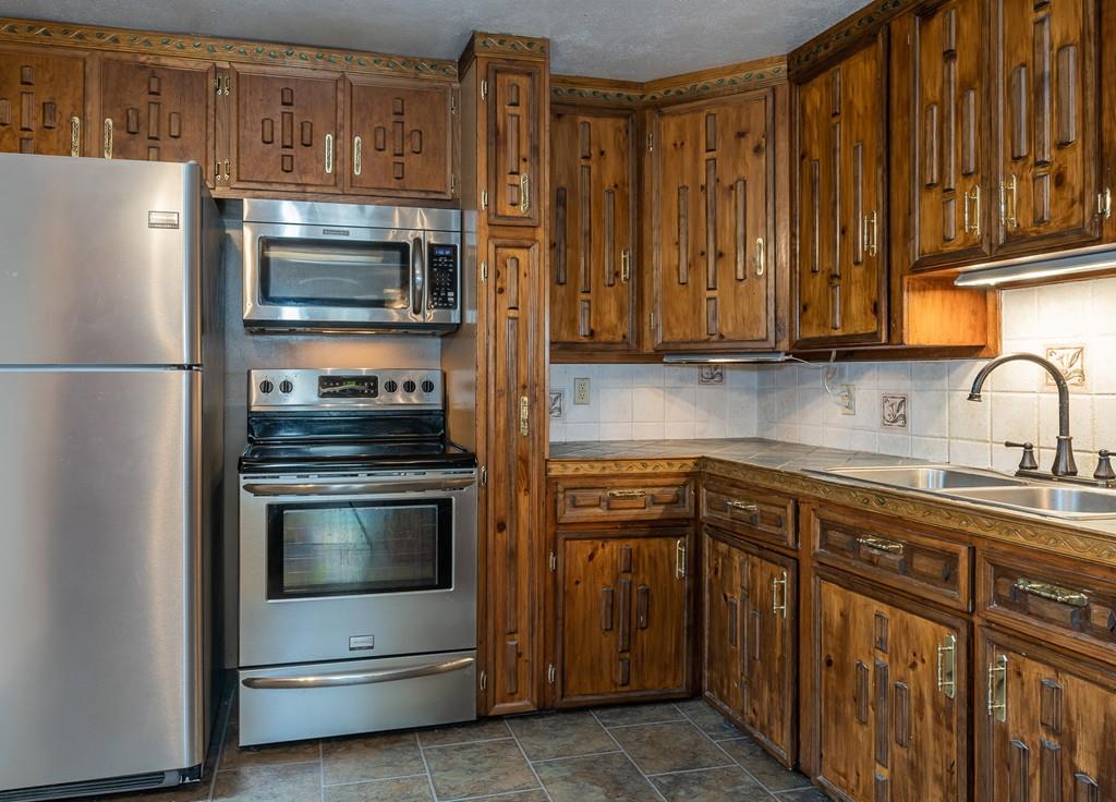 18 North Street Three Rivers, MA 01080 - Photo 21 of 41